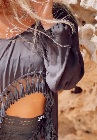 ביץ' וואר פרנז משי שחור- חולצה