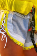 מכנס שורט- צהוב אפור