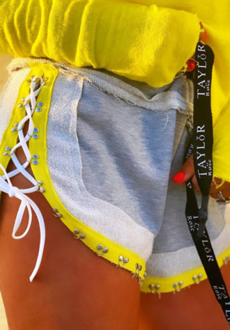 מכנס שורט- צהוב אפור