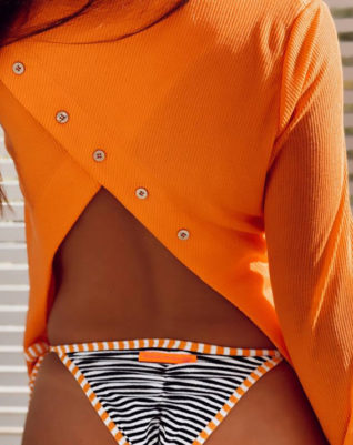 חולצה בייסיק וי כתומה