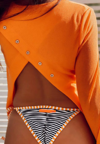 חולצה בייסיק וי כתומה