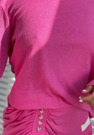 חולצה בייסיק ורודה