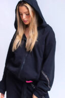 סט ניטים שחור