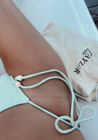 בגד ים רוקי ריקמה ירוק סלאדין ושמנת